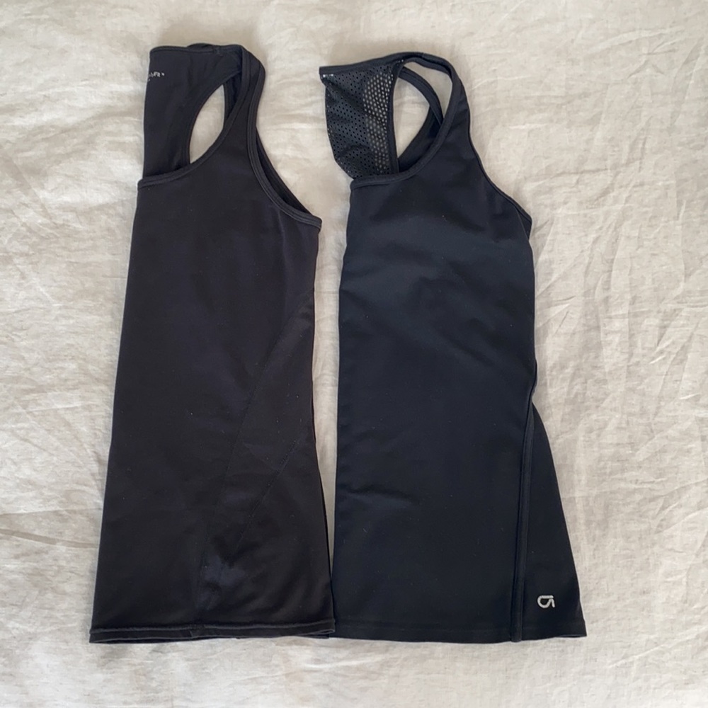 2 Gap workout tanks